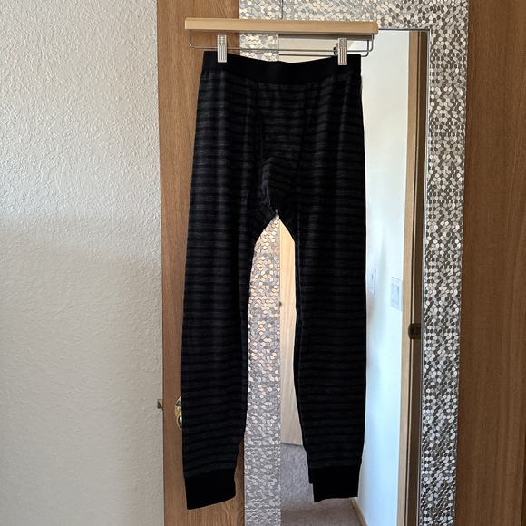 Men's Uniqlo gray striped base layer heat tech leggings, small - Picture 1 of 4